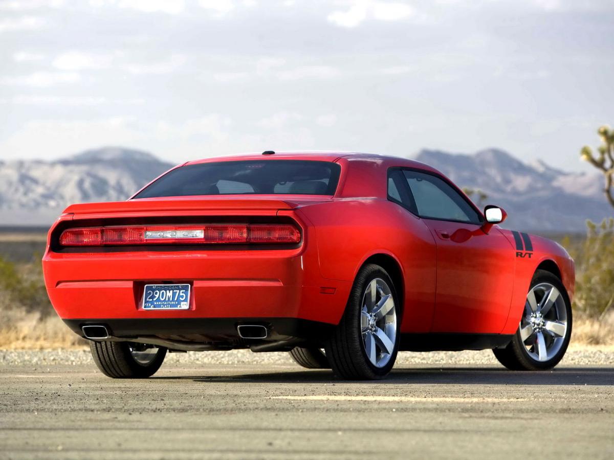 Dodge Challenger SRT8 6.1 SRT HEMI V8 (425 Hp)